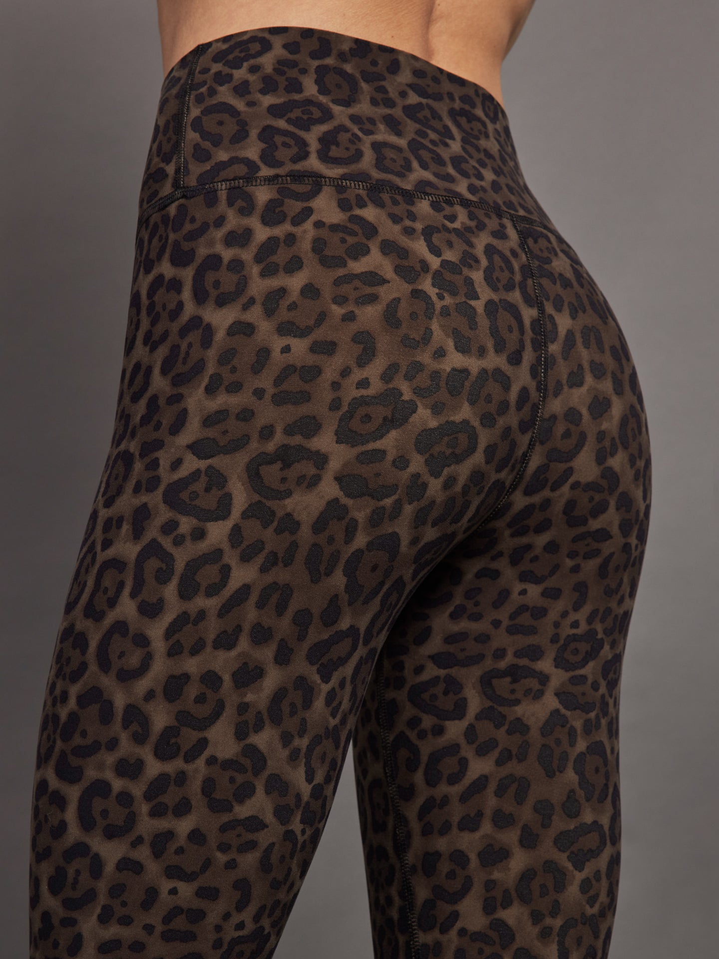 High Rise Legging in Melt - Leopard Print - Image 5